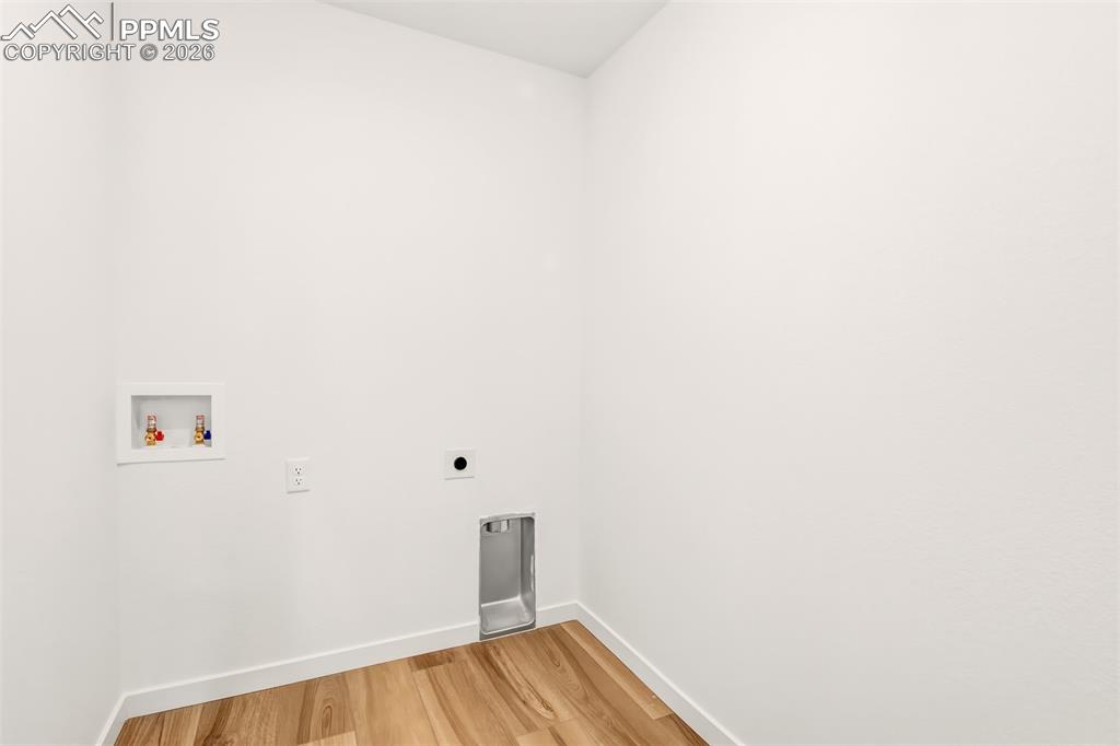 Image 35 of 35: Upper Level