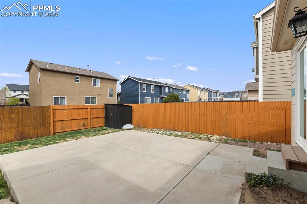 Image 17 of 21: Large patio