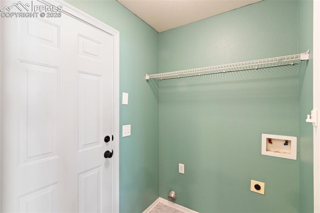 Image 18 of 21: Laundry