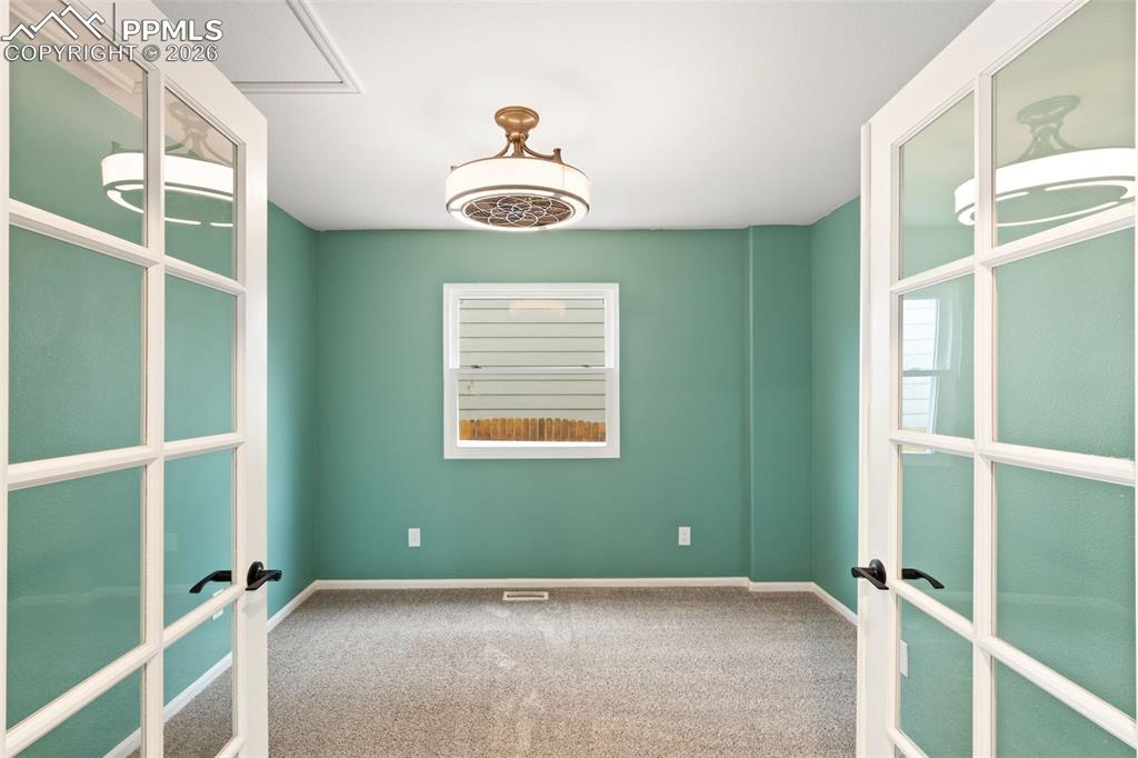 Image 5 of 21: Bedroom/office