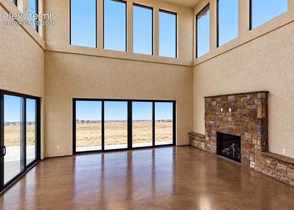 Image 21 of 50: All Season Sun Room Featuring Western Wall