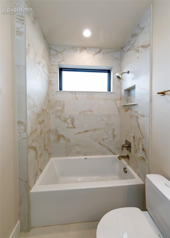 Image 48 of 50: Bathroom