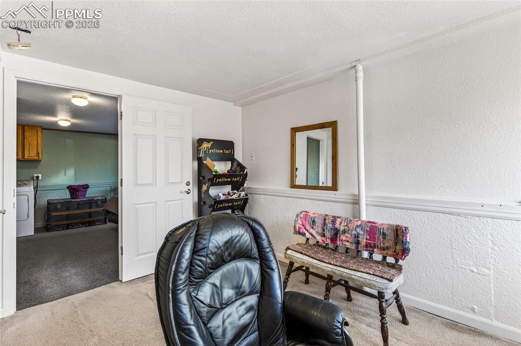 Image 24 of 28: Office