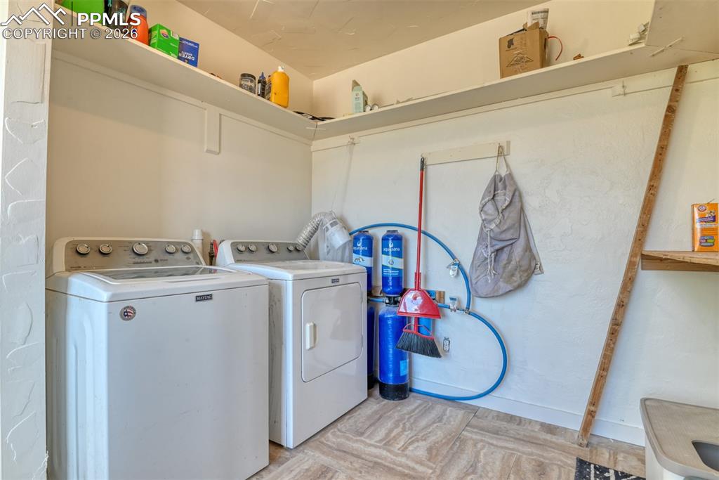 Image 19 of 37: Laundry