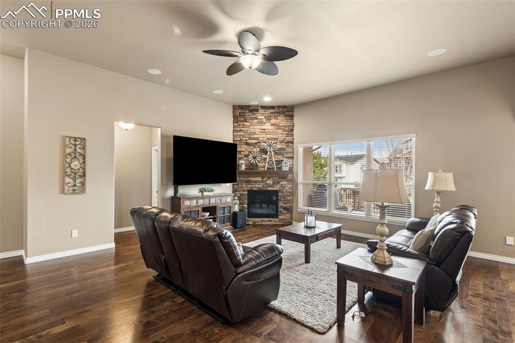 Image 4 of 49: Living Room