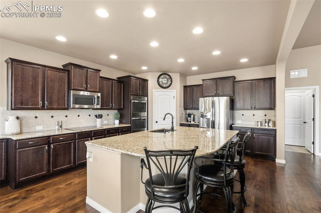 Image 7 of 49: Kitchen