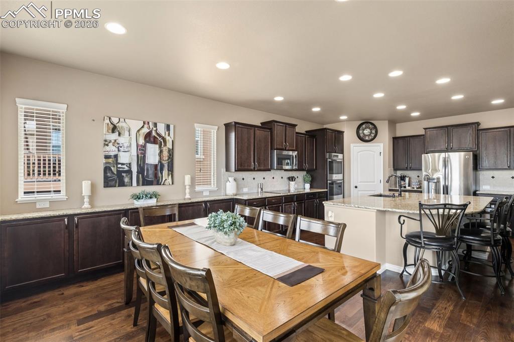 Image 9 of 49: Dining Area