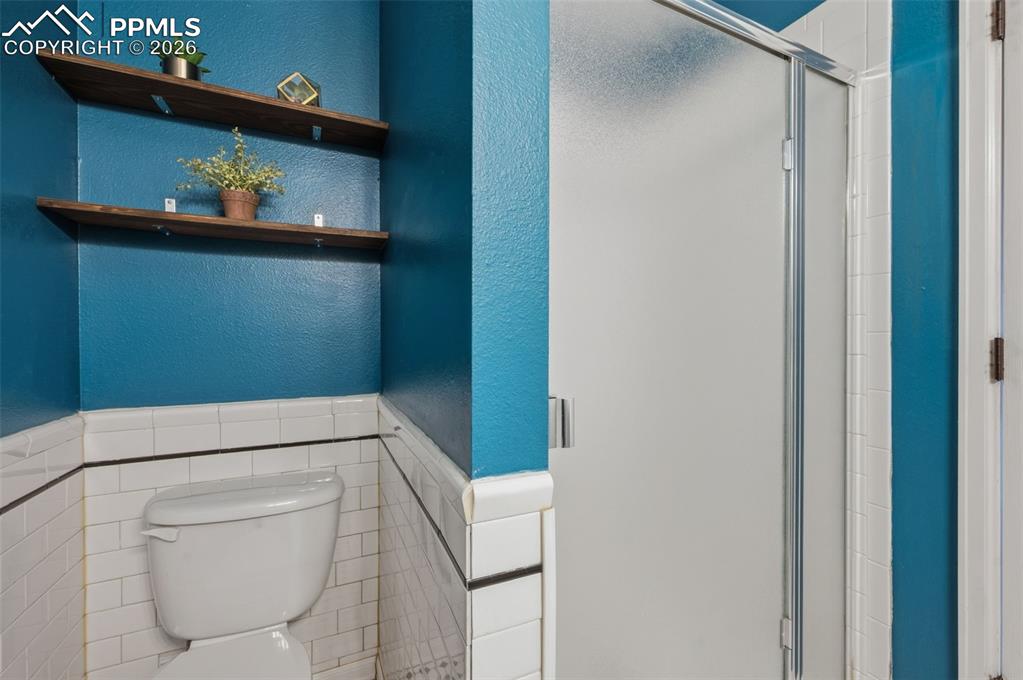 Image 25 of 50: Master Bathroom