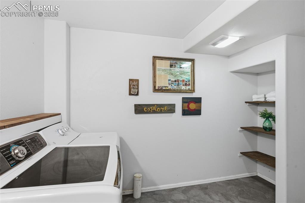 Image 34 of 50: Lower Level Laundry