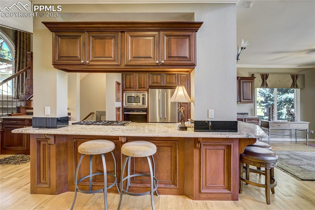 Image 11 of 49: Kitchen