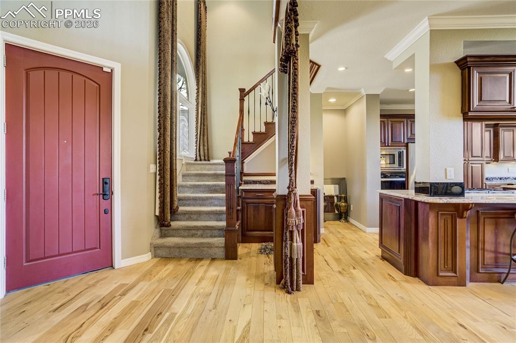 Image 26 of 49: Entry