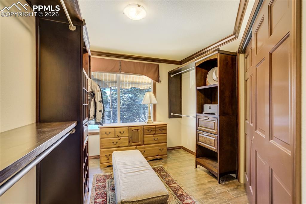 Image 31 of 49: Closet