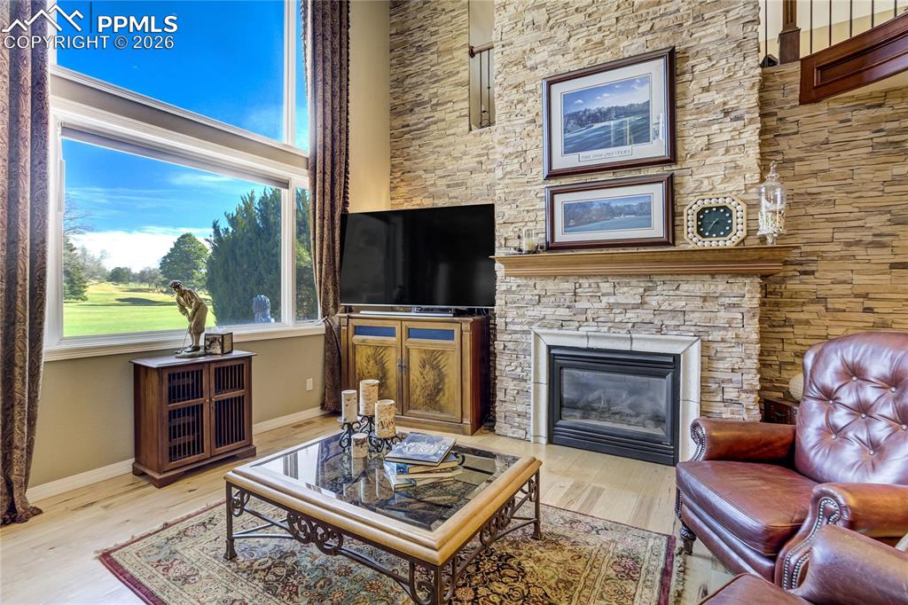 Image 7 of 49: Living Room