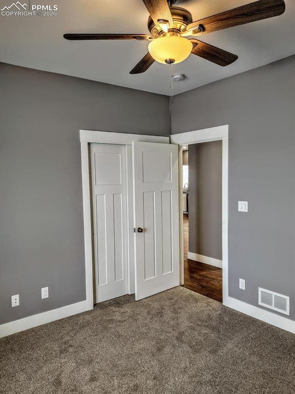 Image 27 of 29: Bedroom