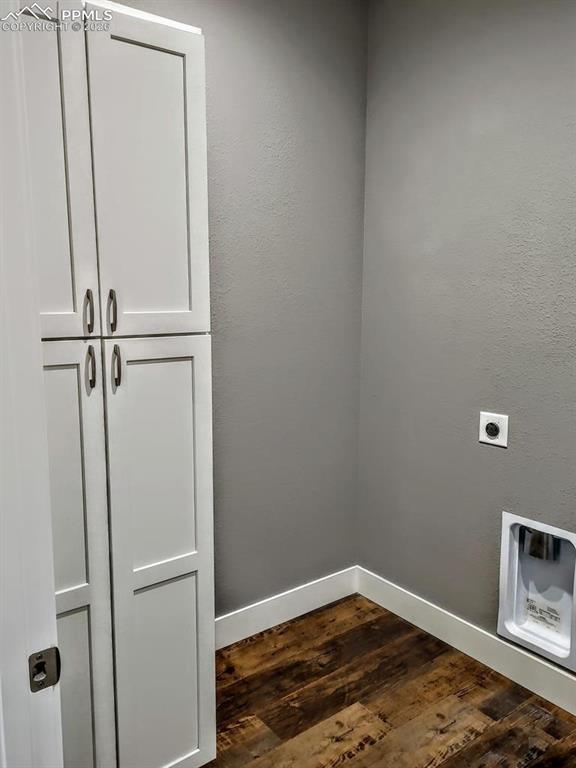 Image 29 of 29: Laundry