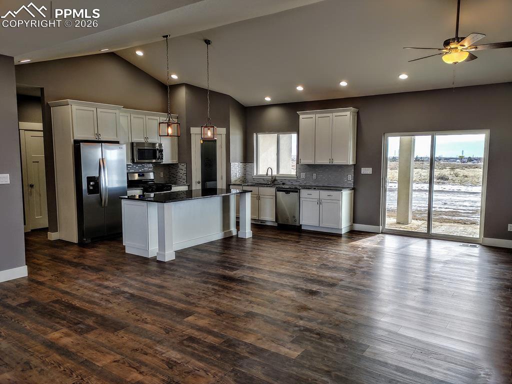 Image 3 of 29: Kitchen