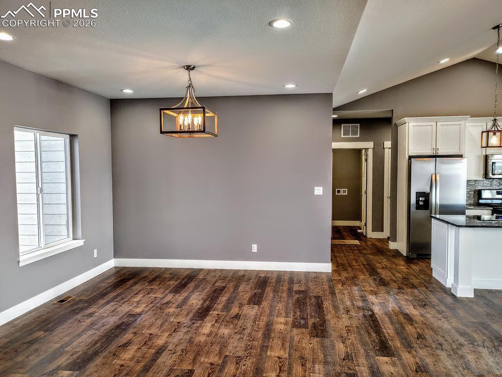 Image 8 of 29: Dining Area