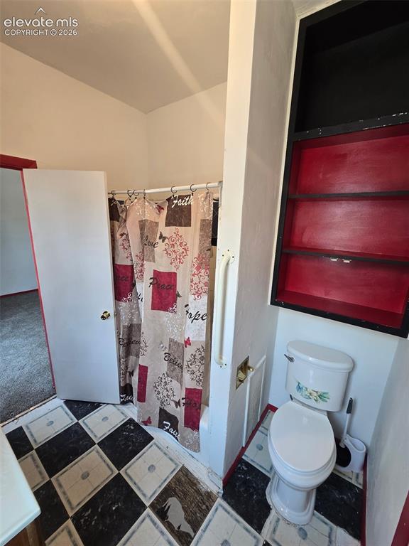Image 13 of 19: Bathroom