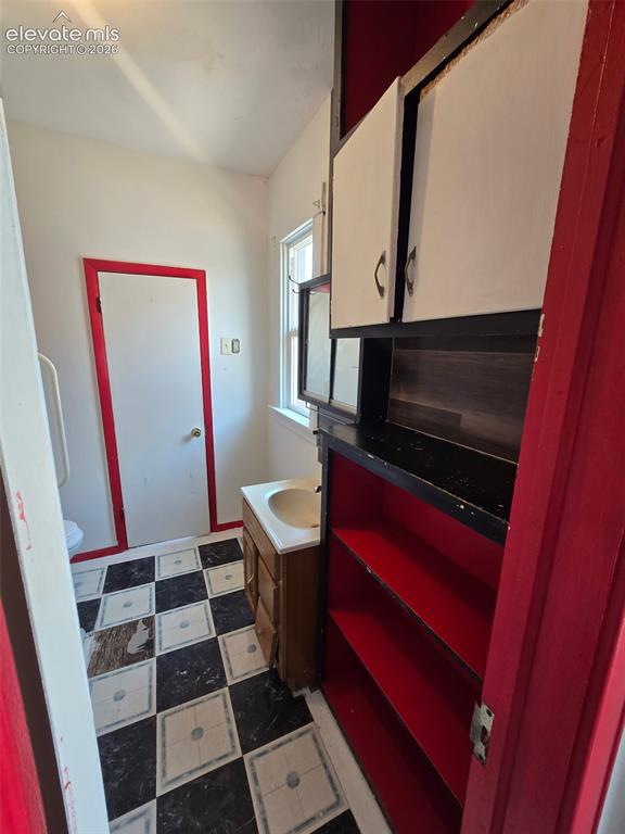 Image 15 of 19: Bathroom