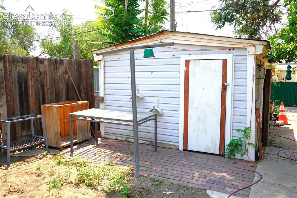 Image 17 of 19: shed