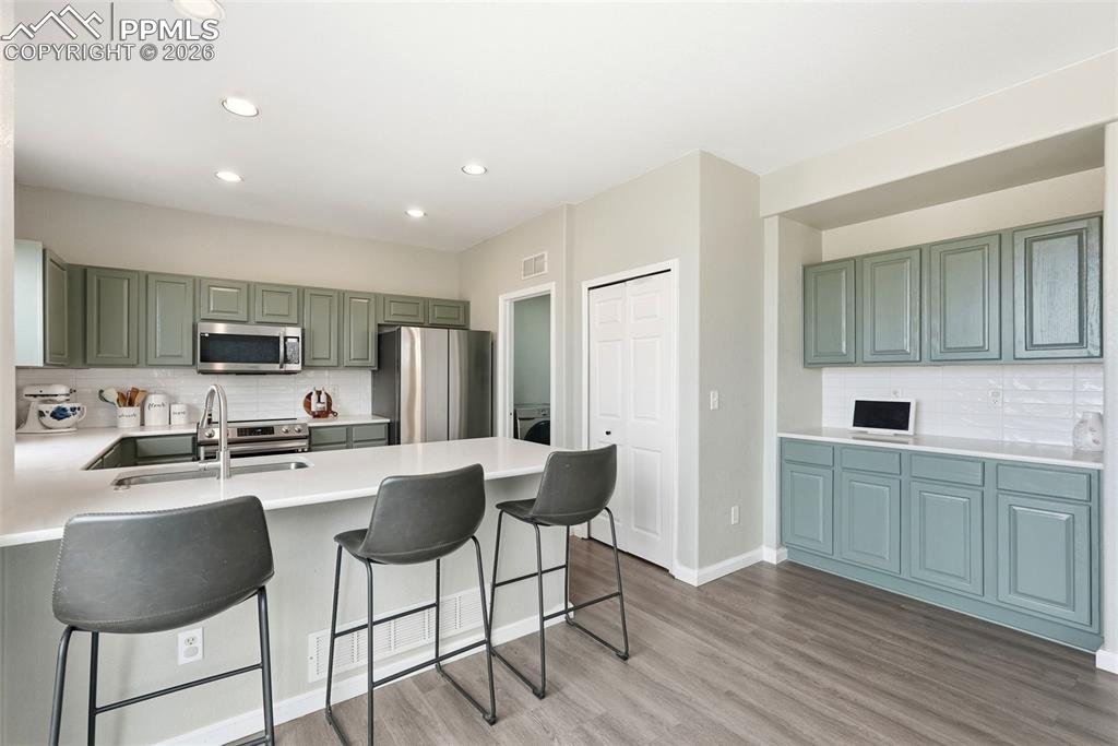 Image 12 of 50: Kitchen