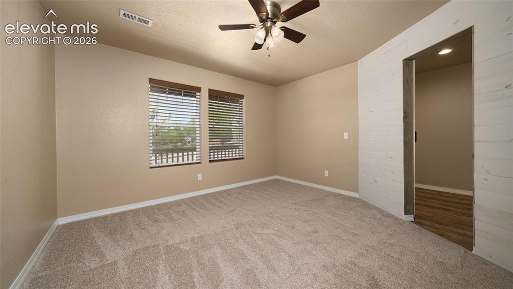 Image 11 of 29: Bedroom
