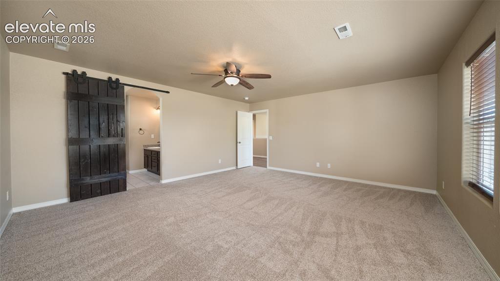 Image 16 of 29: Bedroom