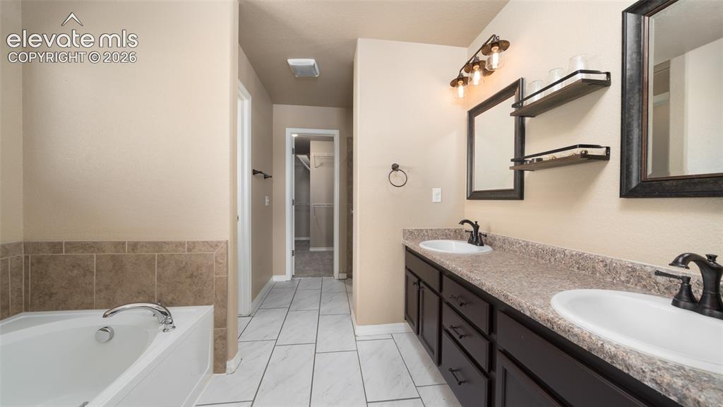 Image 17 of 29: Bathroom