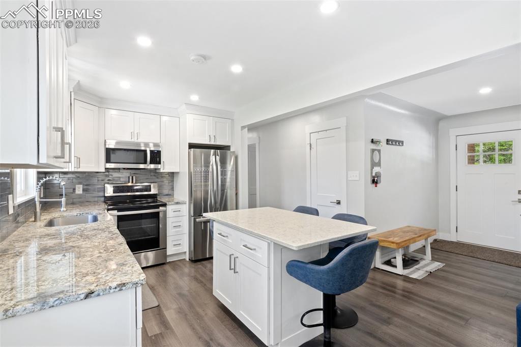 Image 12 of 35: Kitchen