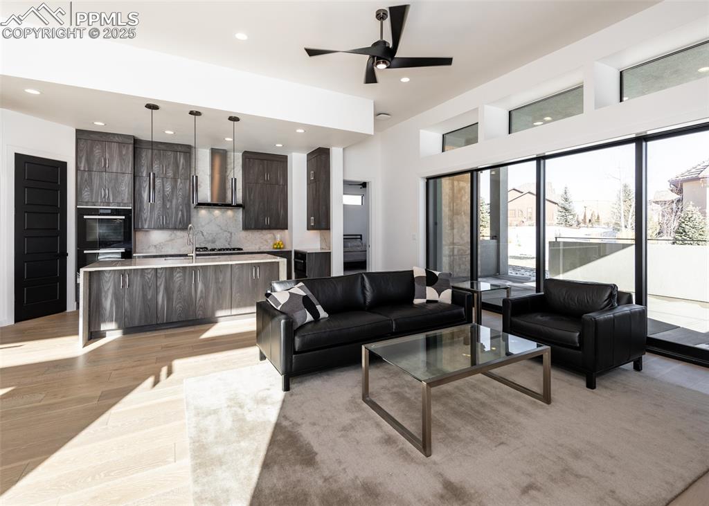 Image 9 of 50: Living Room