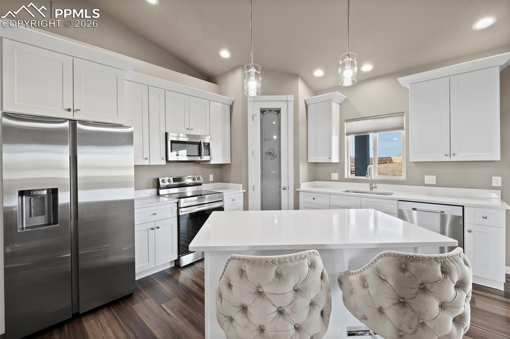 Image 13 of 48: Kitchen