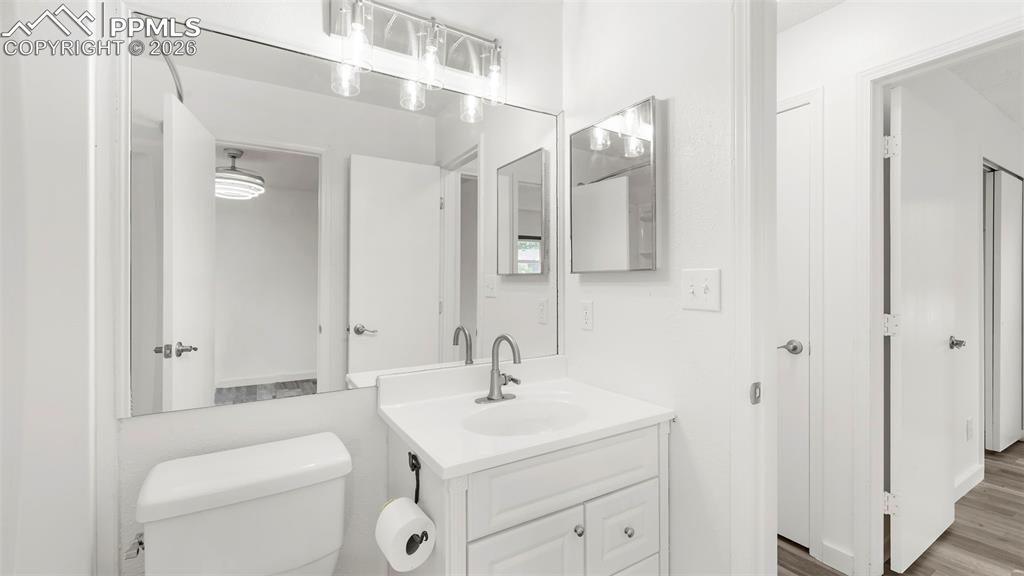 Image 19 of 34: Bathroom
