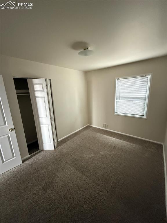 Image 24 of 29: Bedroom