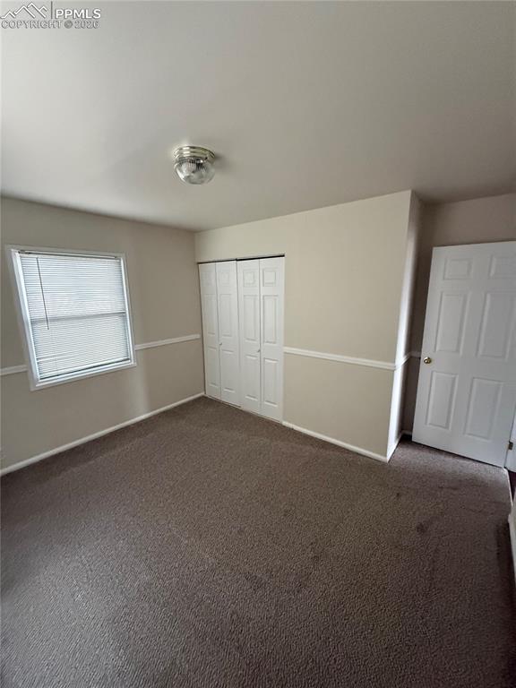 Image 29 of 29: Bedroom