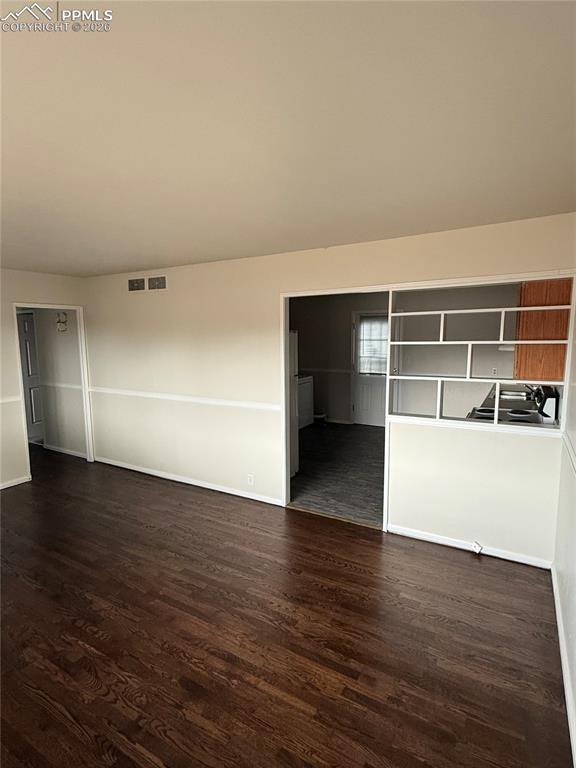 Image 5 of 29: Living Room