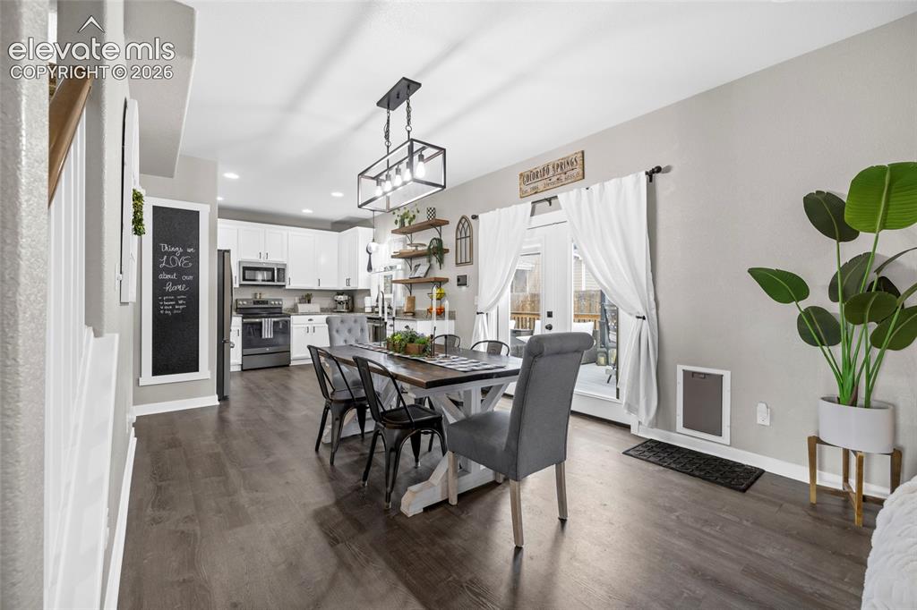 Image 10 of 41: Dining Area