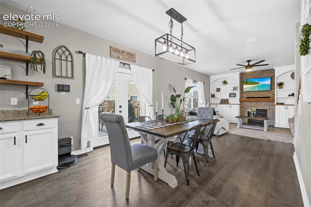 Image 11 of 41: Dining Area