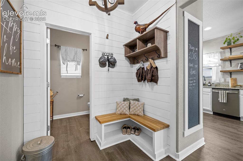 Image 14 of 41: Mud Room