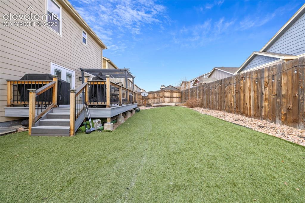 Image 41 of 41: Yard