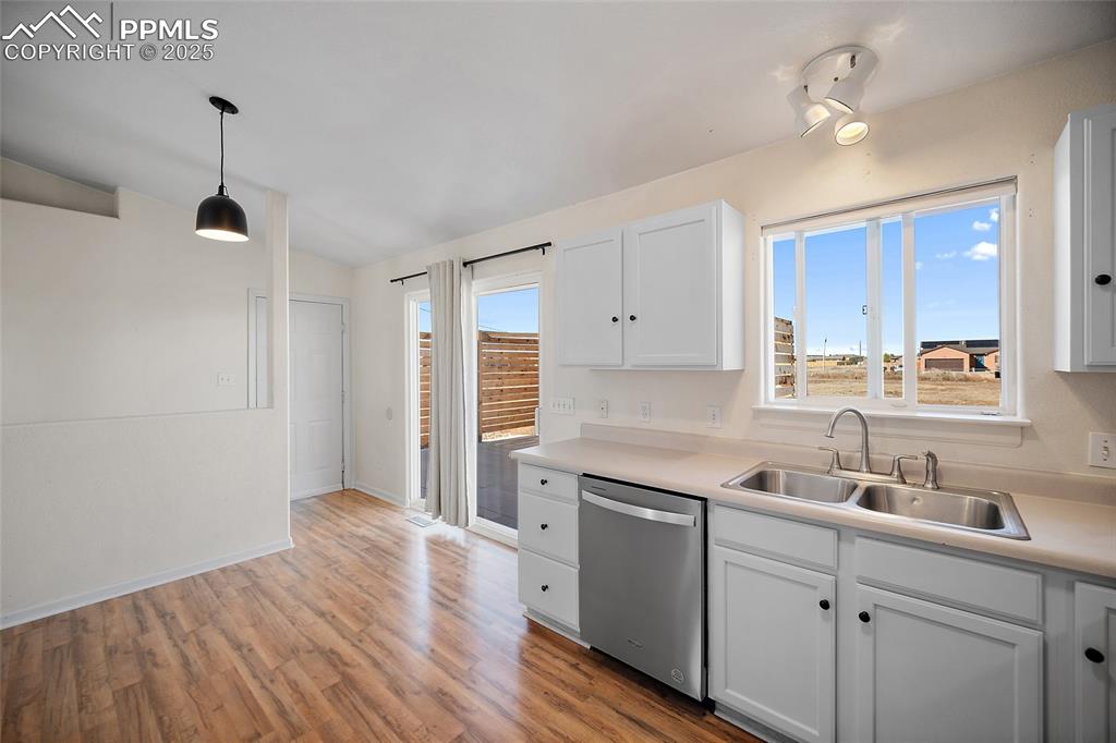 Image 10 of 36: Kitchen