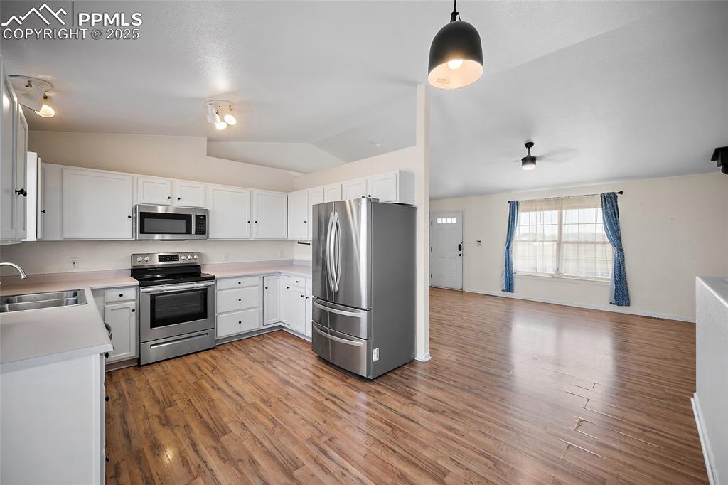 Image 12 of 36: Kitchen