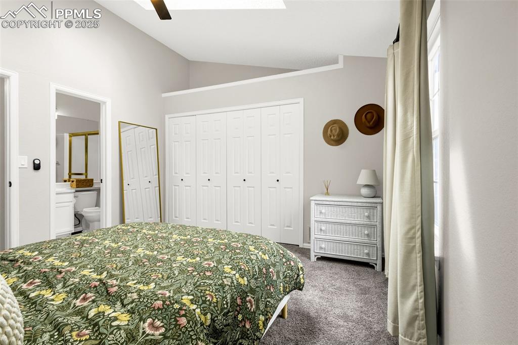 Image 17 of 30: Bedroom