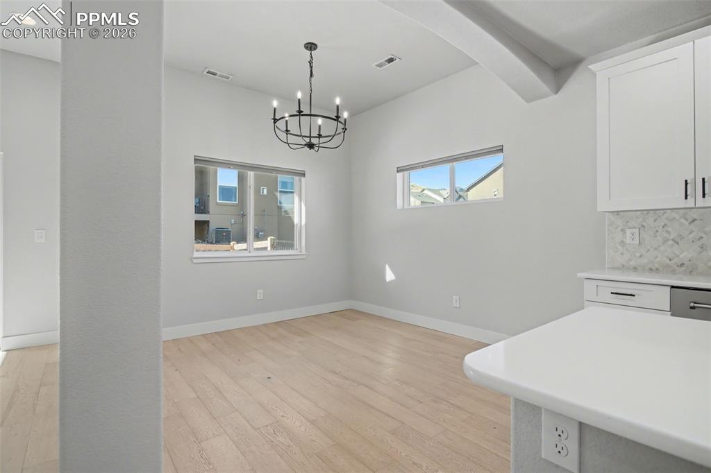 Image 14 of 29: Dining Area
