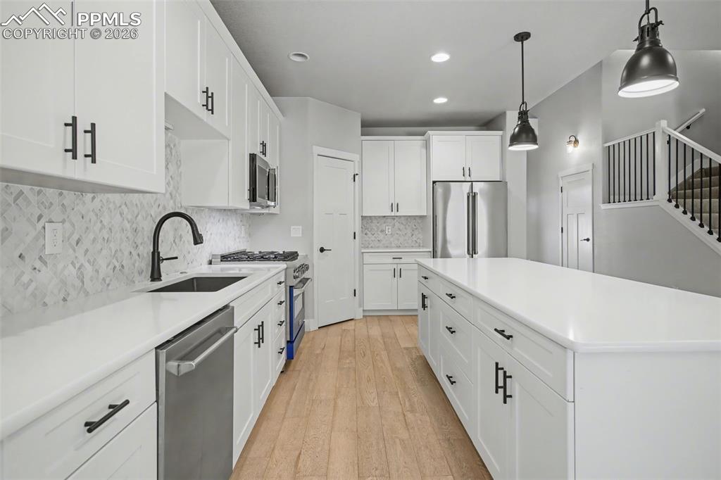Image 17 of 29: Kitchen