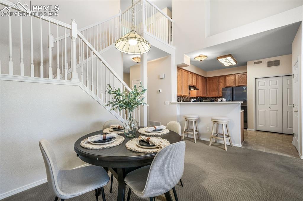 Image 10 of 49: Dining Area