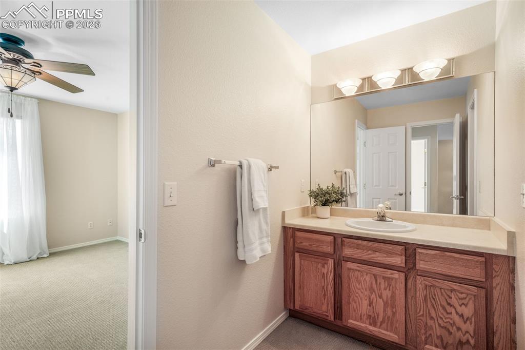 Image 35 of 49: Bathroom