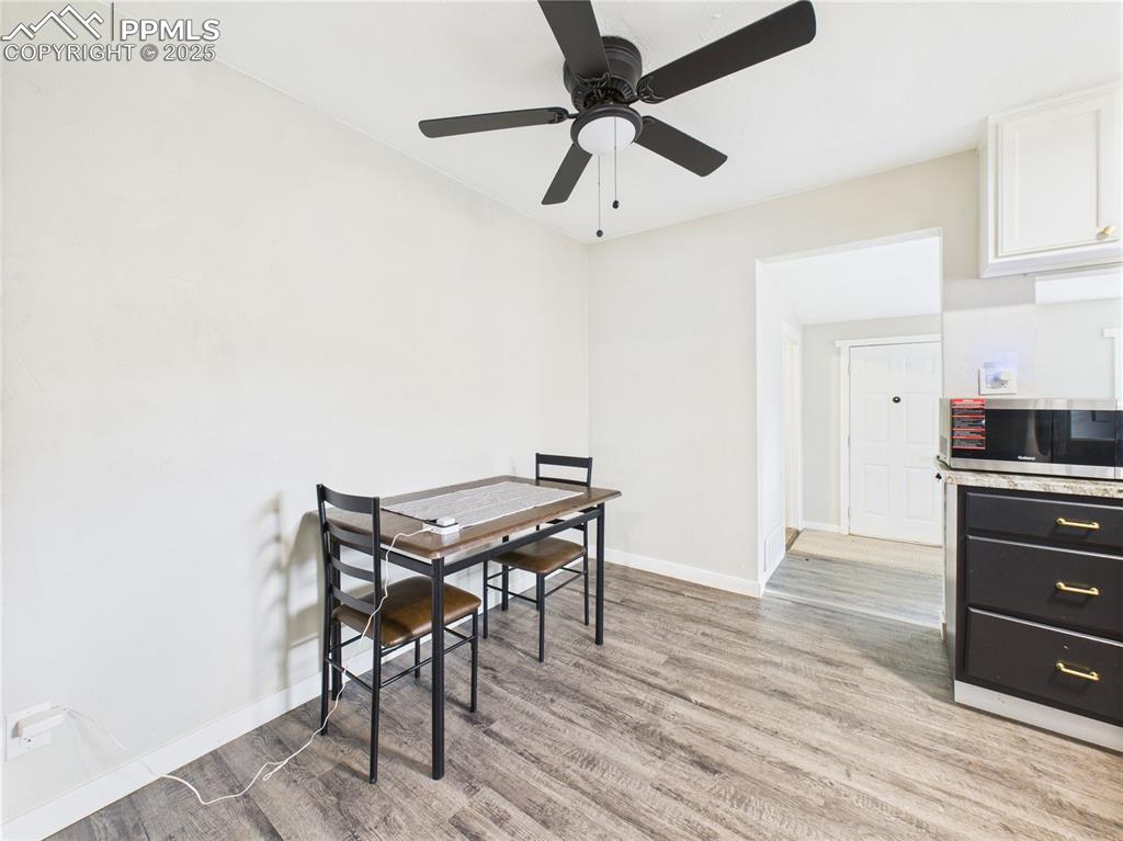 Image 19 of 37: Dining Area