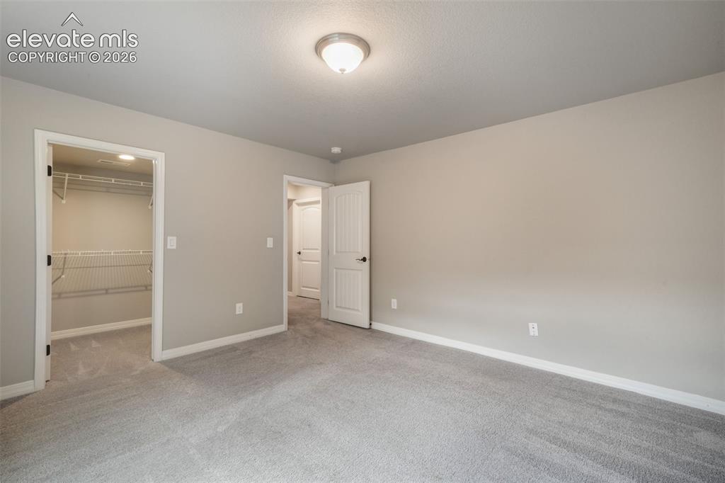 Image 46 of 49: Spacious room