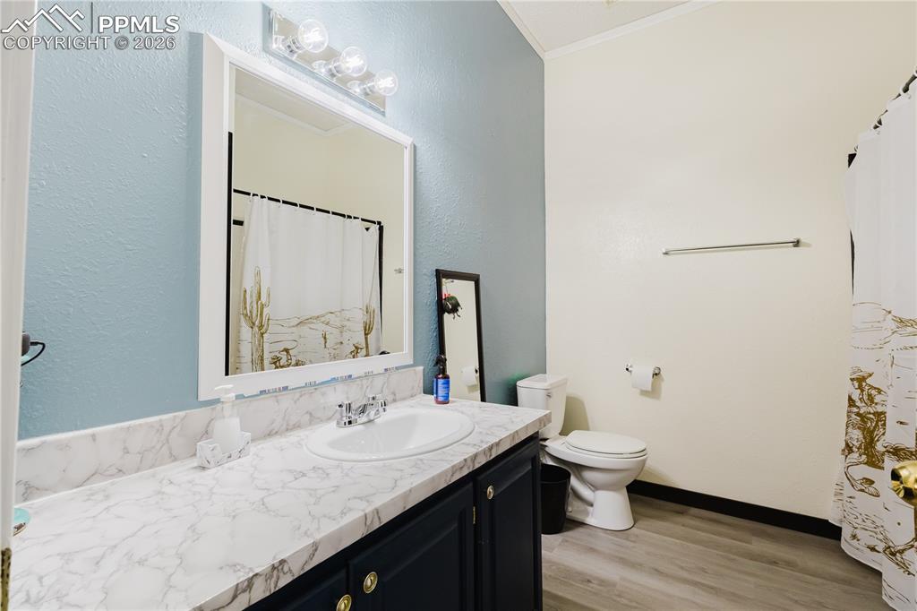 Image 17 of 22: Bathroom