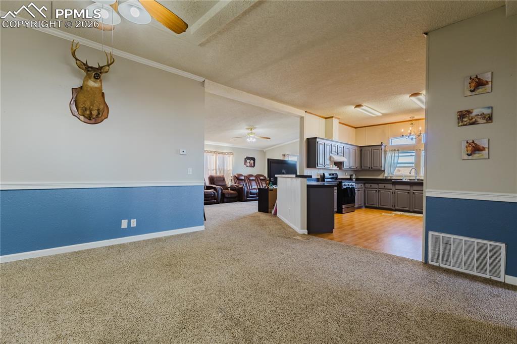 Image 3 of 22: Kitchen